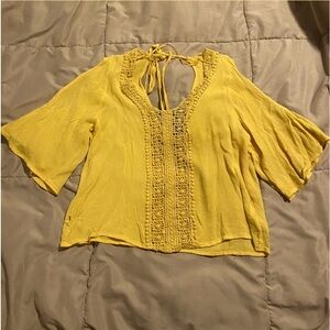 Yellow blousee